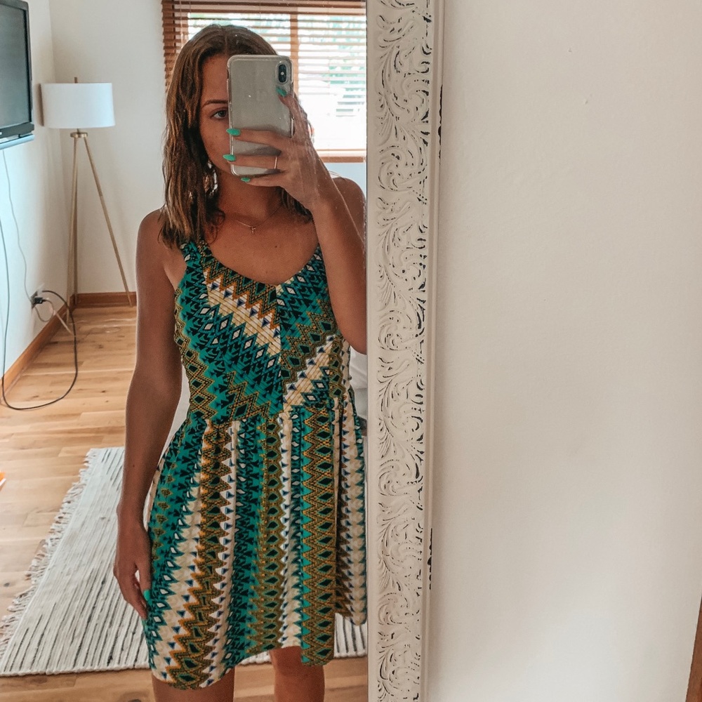 sleeveless dress
